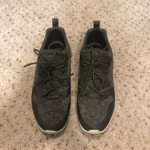 Women’s Nike Tennis Shoes